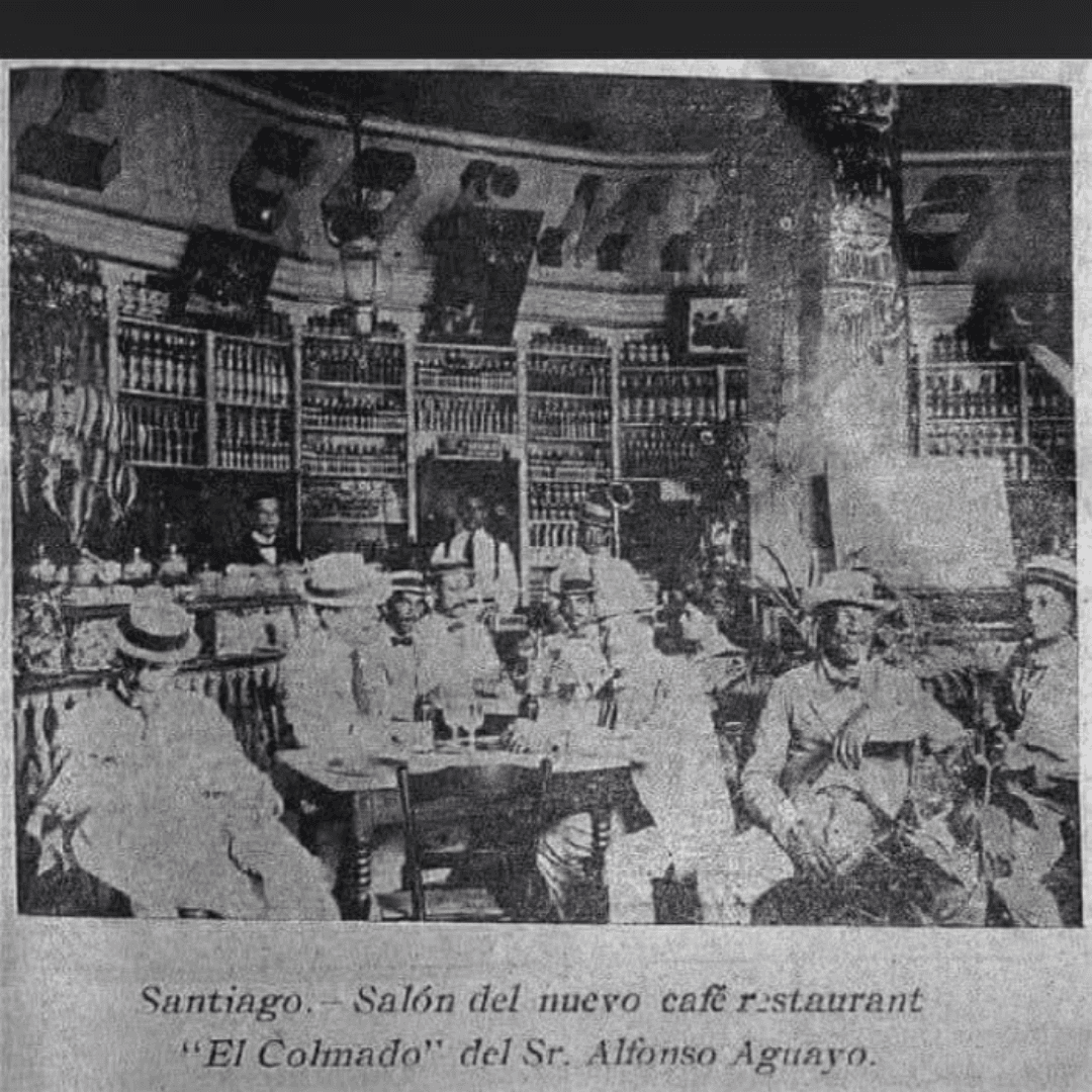 Historical image of El Colmado in Santiago.